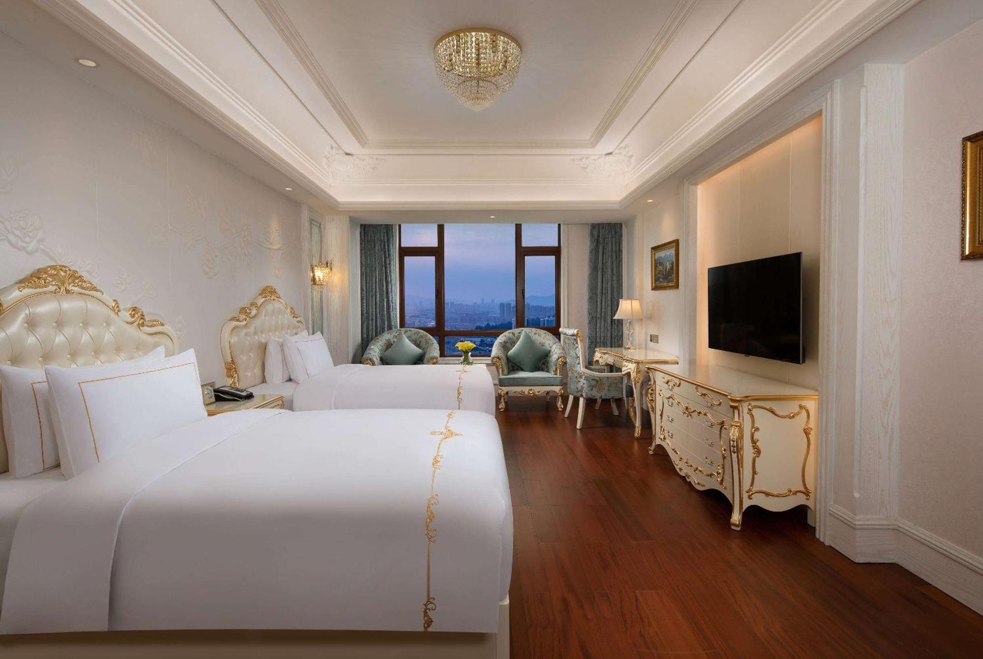 Wyndham Grand Kunming East Hotel Exterior foto